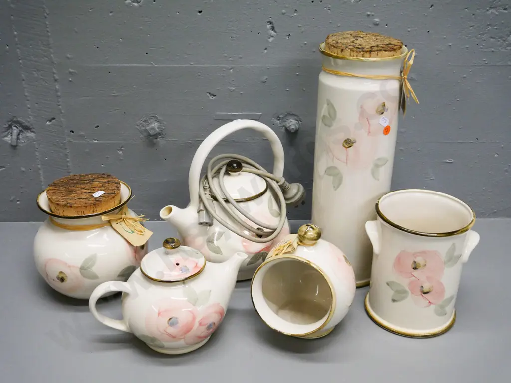 Robert Gordon Australia pottery items incl. electric jug, teapot, canisters, etc. - tallest is H-380 D-120 Image 1++