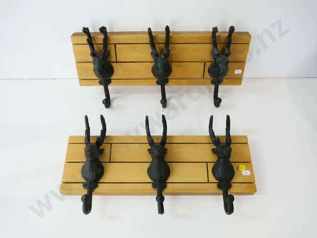 pair of cast iron and wood coat hook boards - 3 stag's head shaped hangers on each, panels H-140 W-420 Image 1++