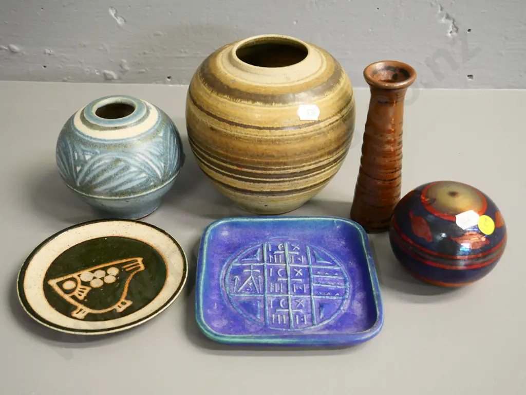6 pieces New Zealand pottery - dishes, vases, lustre glaze globe, etc. Taller pot is H-135 Diameter 140 Image 1++