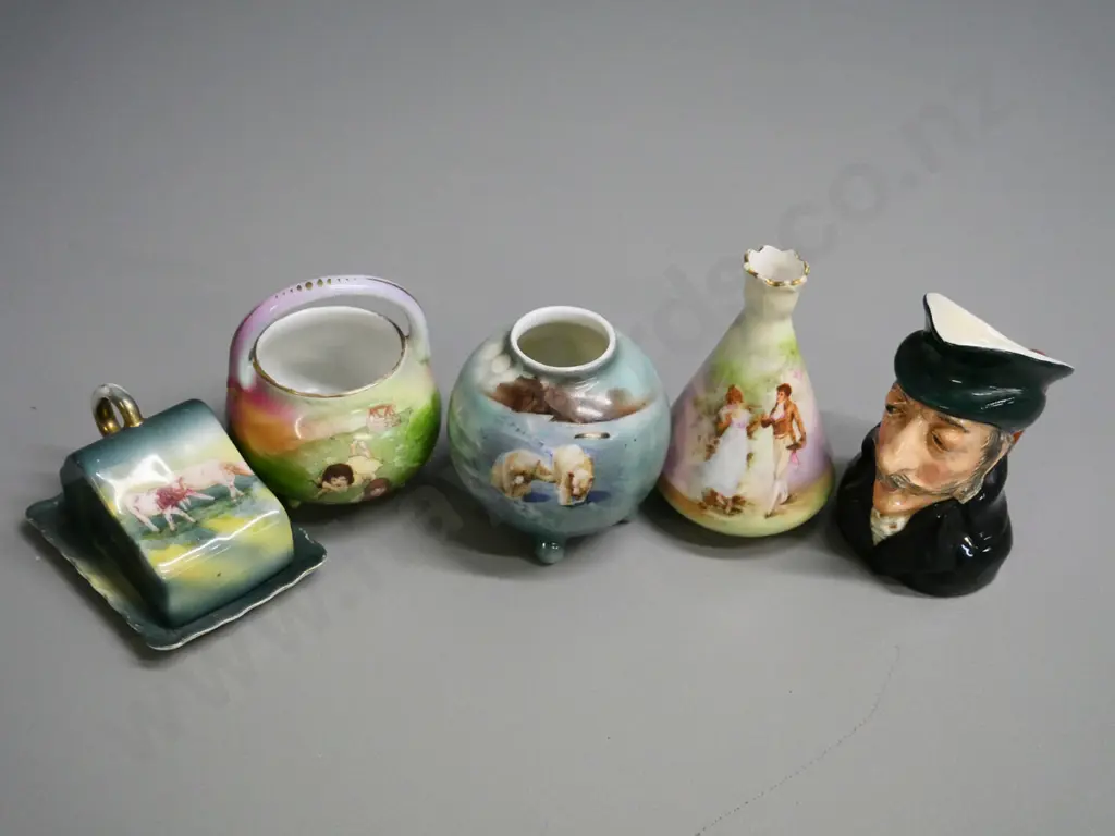 5 small china items - Royal Bayreuth miniature cover dish, pot & 2 vases and Kelsboro Toby jug H-90 Image 1++