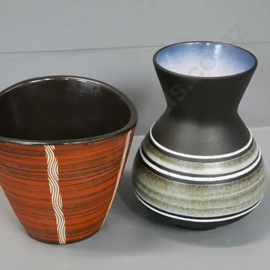 2 pieces of German pottery - vase H-150 and indoor plant pot holder