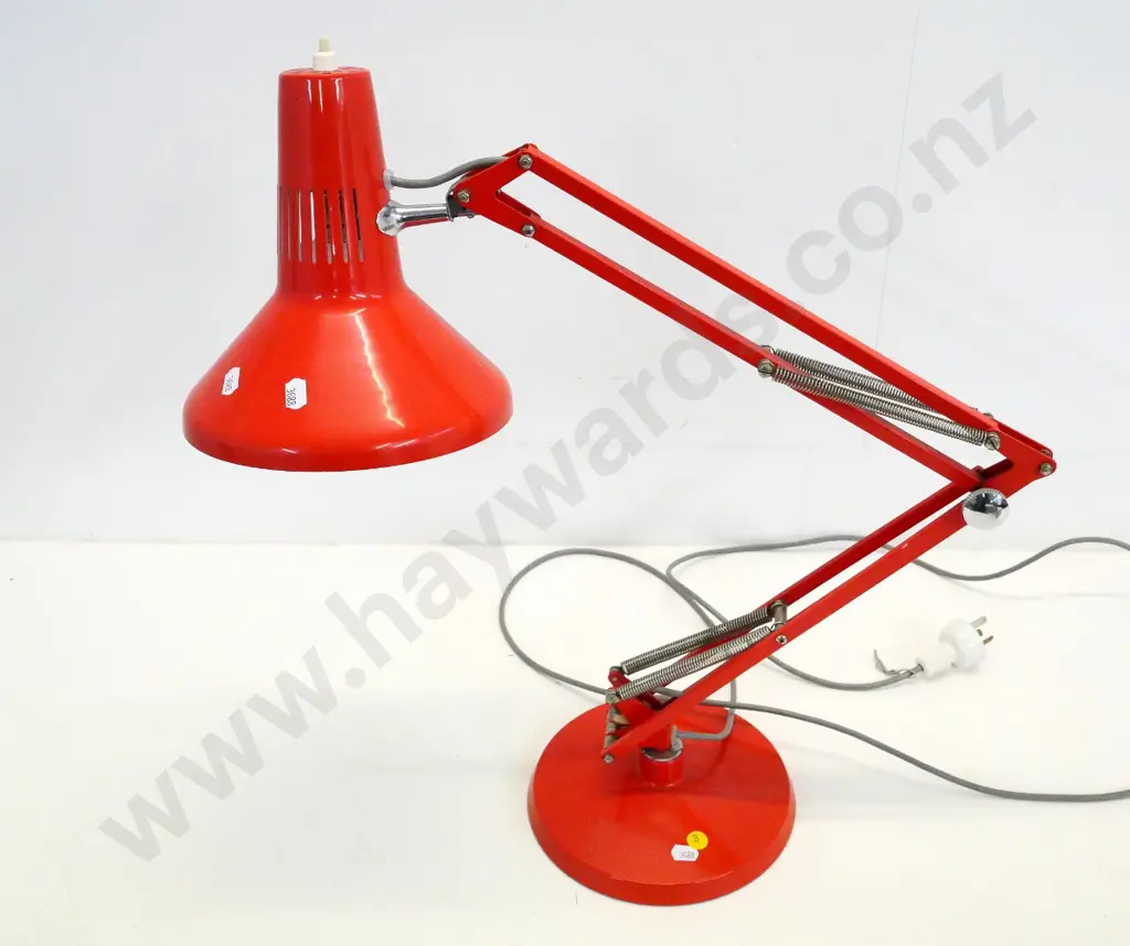 red anglepoise lamp - some scratches and wear Image 1++