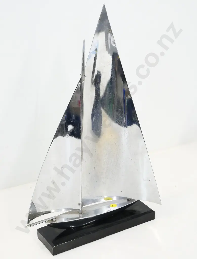 deco chrome yacht on wooden base H-440 L-270 Image 1++