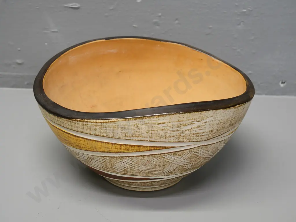 German pottery oval bowl H-125 W-230 Image 1++