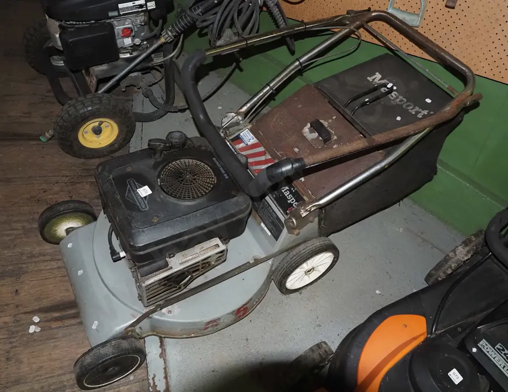 Masport 4 stroke motor mower Image 1++