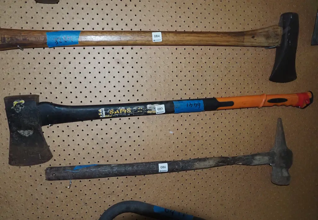 axe   Image 1++