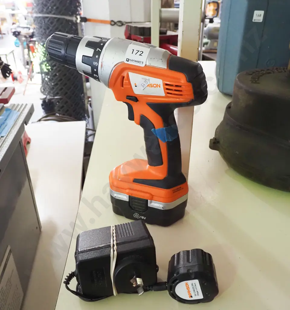 Samson battery powered drill - battery in office Image 1++