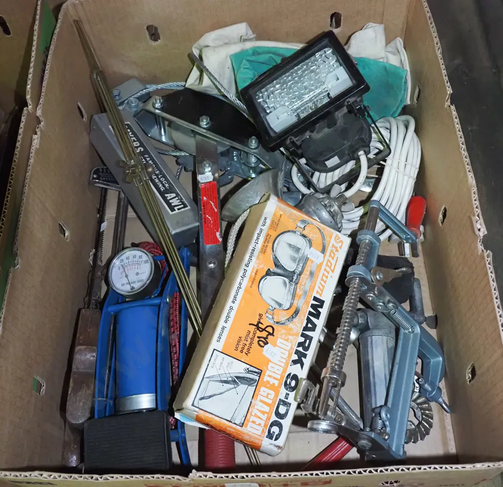 box; mincer, halogen light, wire strainer etc Image 1++