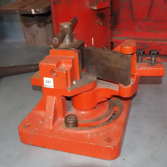 Bramley engineer's metal bending vice