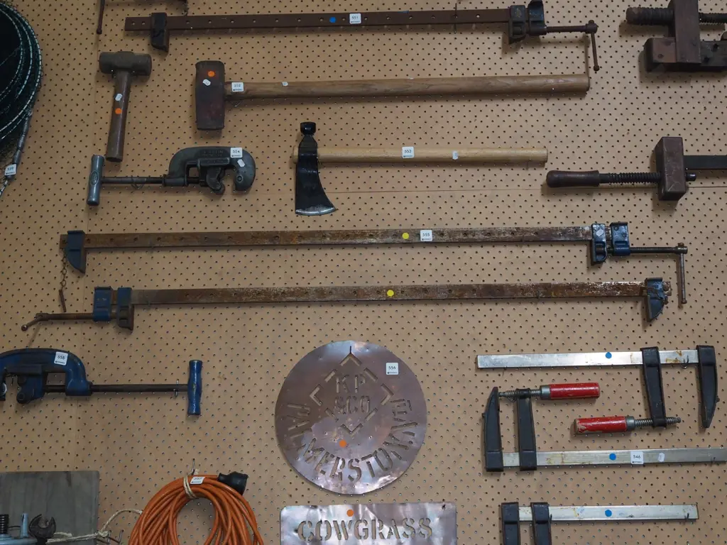 pair of record sash clamps Image 1++