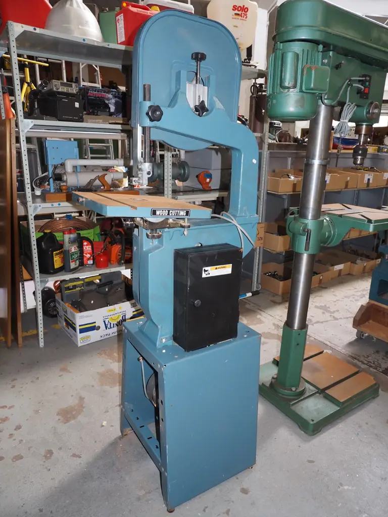 Holy Tek band saw - some rust to tray, missing some pieces Image 1++