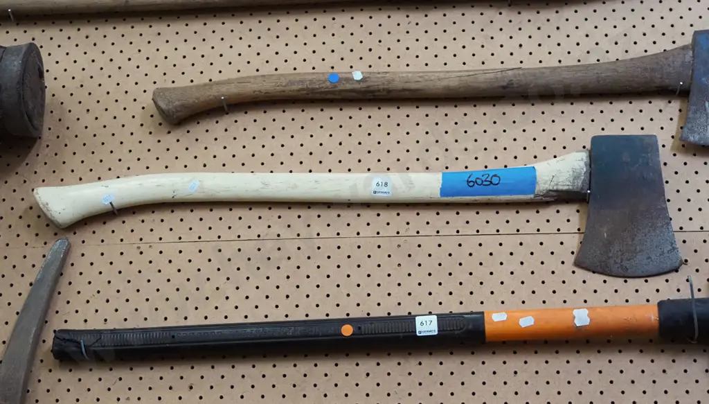 axe Image 1++