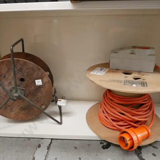 2x extension cords and reels