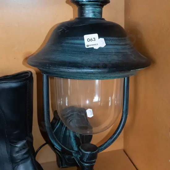 outdoor wall mounted light fitting