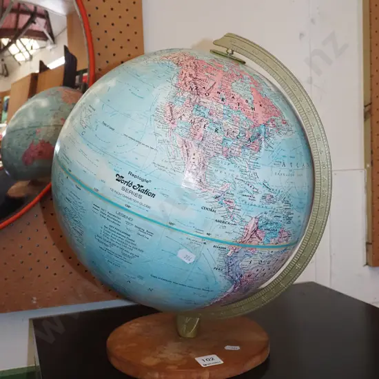 world globe H370