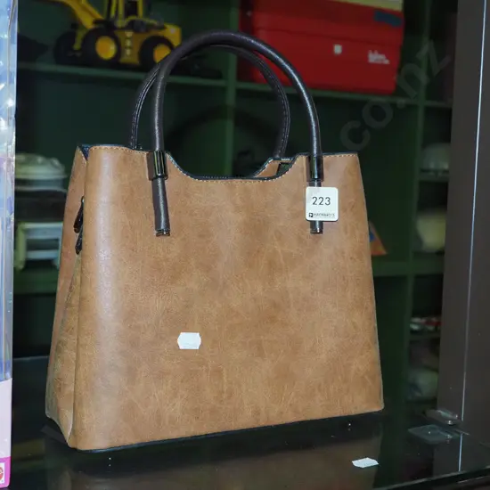 ladies hand bag