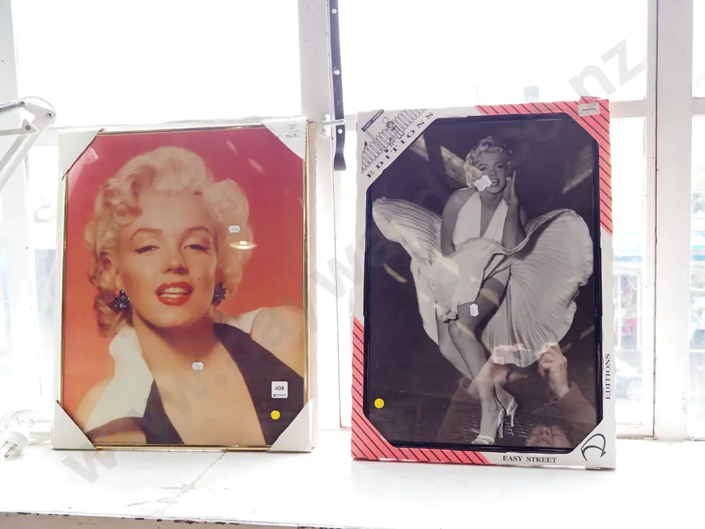 2x framed Marilyn Monroe prints - yellow dots Image 1++
