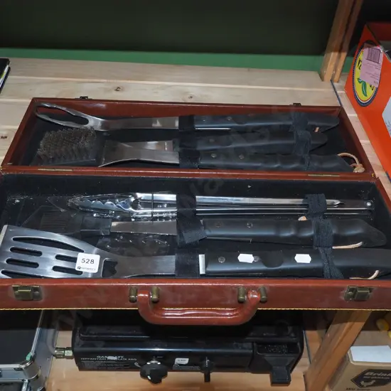 cased bbq set