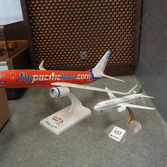 2x model planes