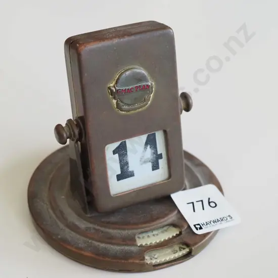 vintage desk top perpetual calendar