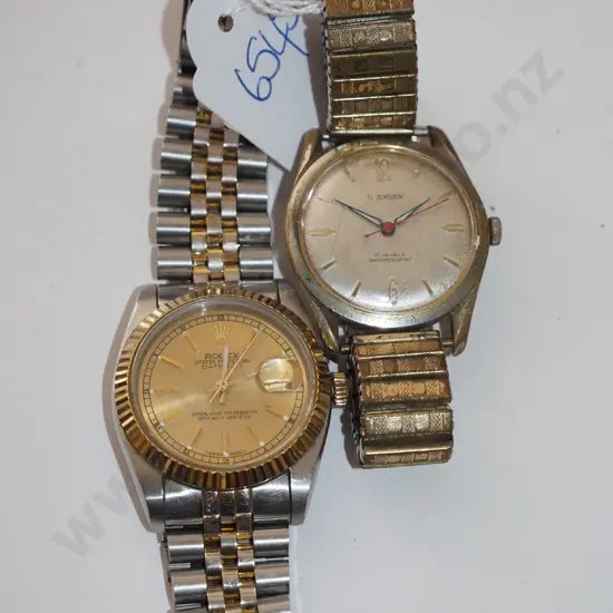 2x wristwatches