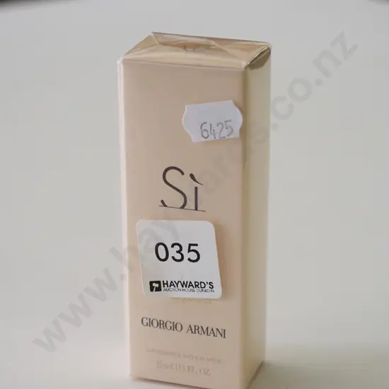 as new boxed Giorgio Armani eau de parfum 15ml