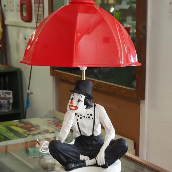 clown figural based table lamp with plastic shade H520