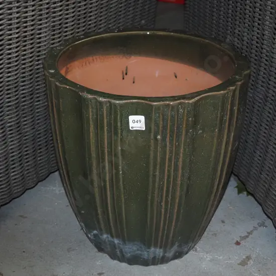 green ribbed glazed garden planter H400