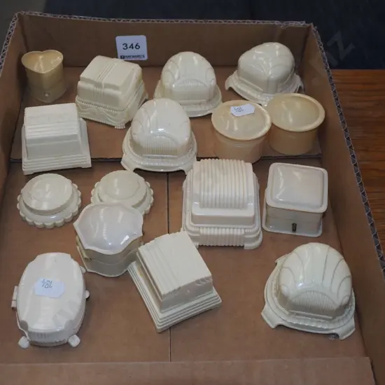 assorted deco plastic jewellery cases