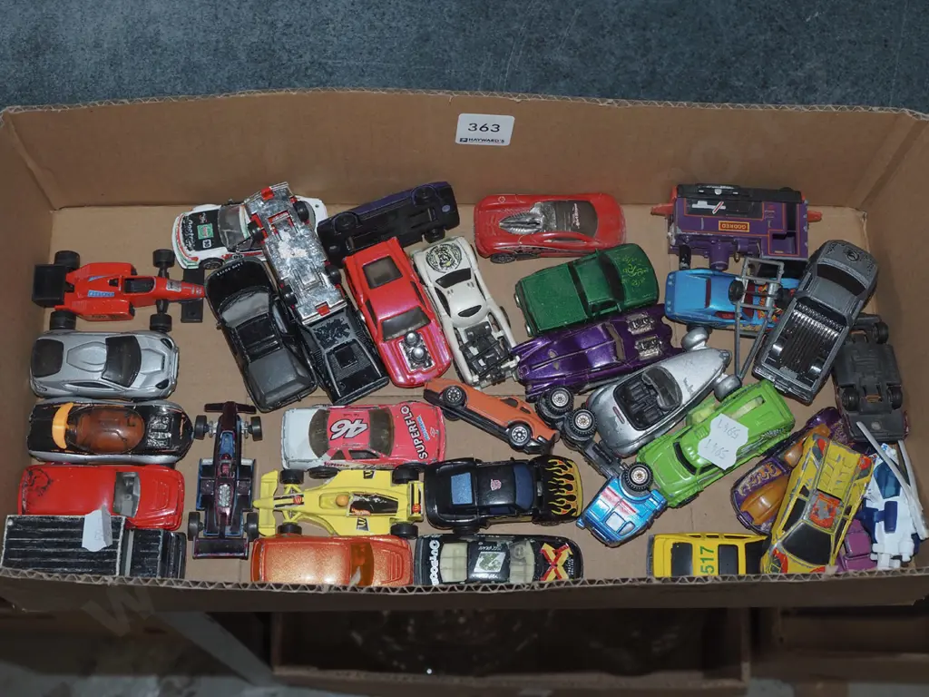 box of model vehicles Image 1++