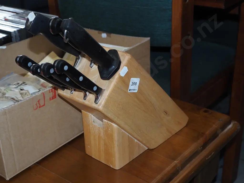 knife block and knives Image 1++