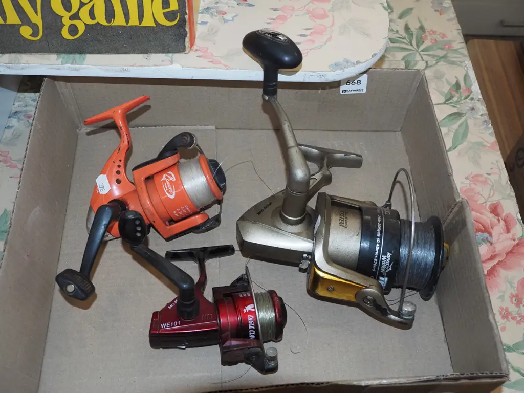 3x spinning fishing reels Image 1++