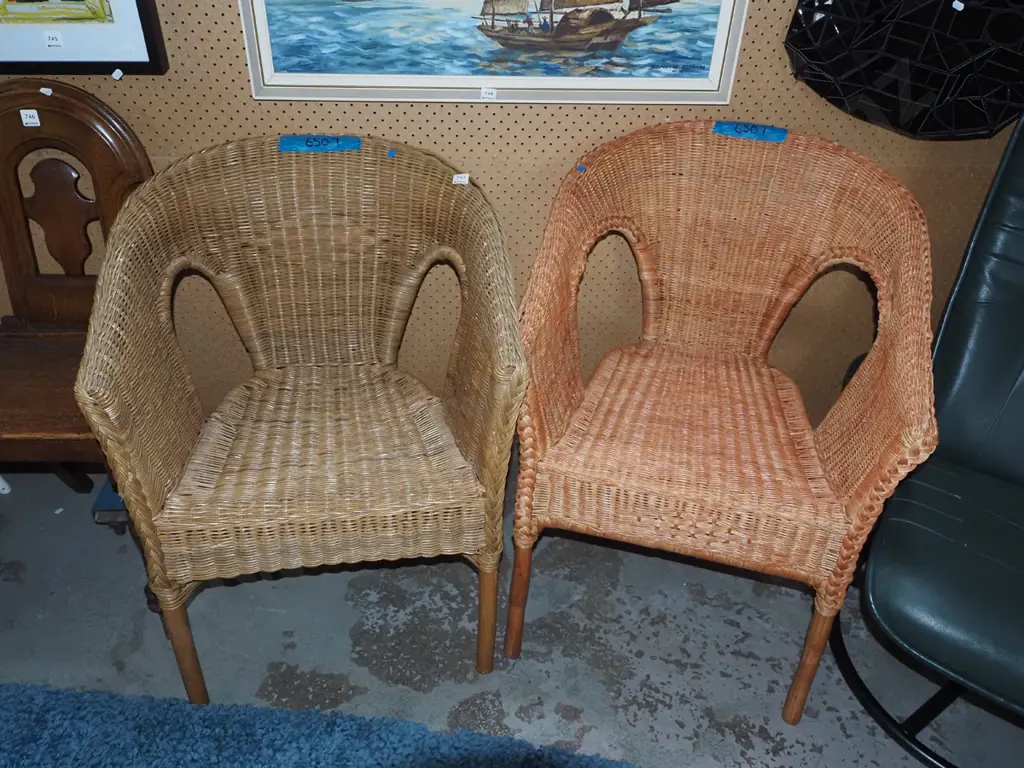 2x woven cane armchairs - 1 has Image 1++