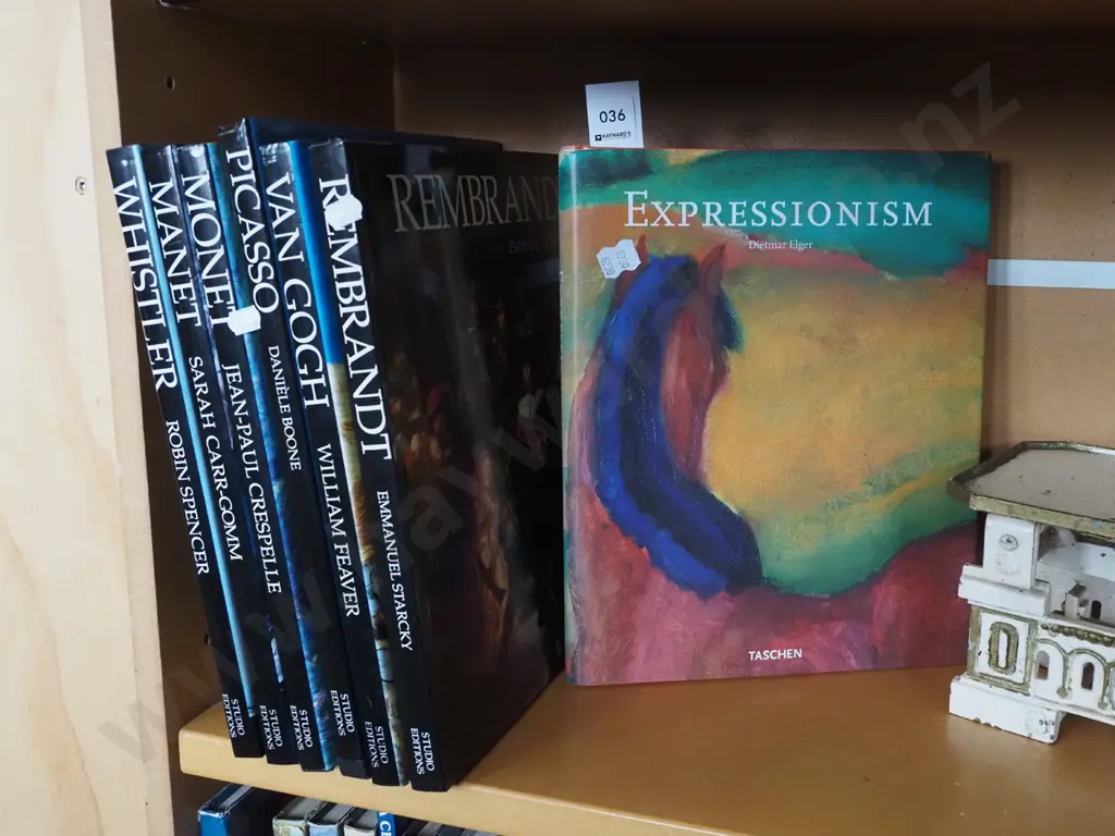 art books Image 1++