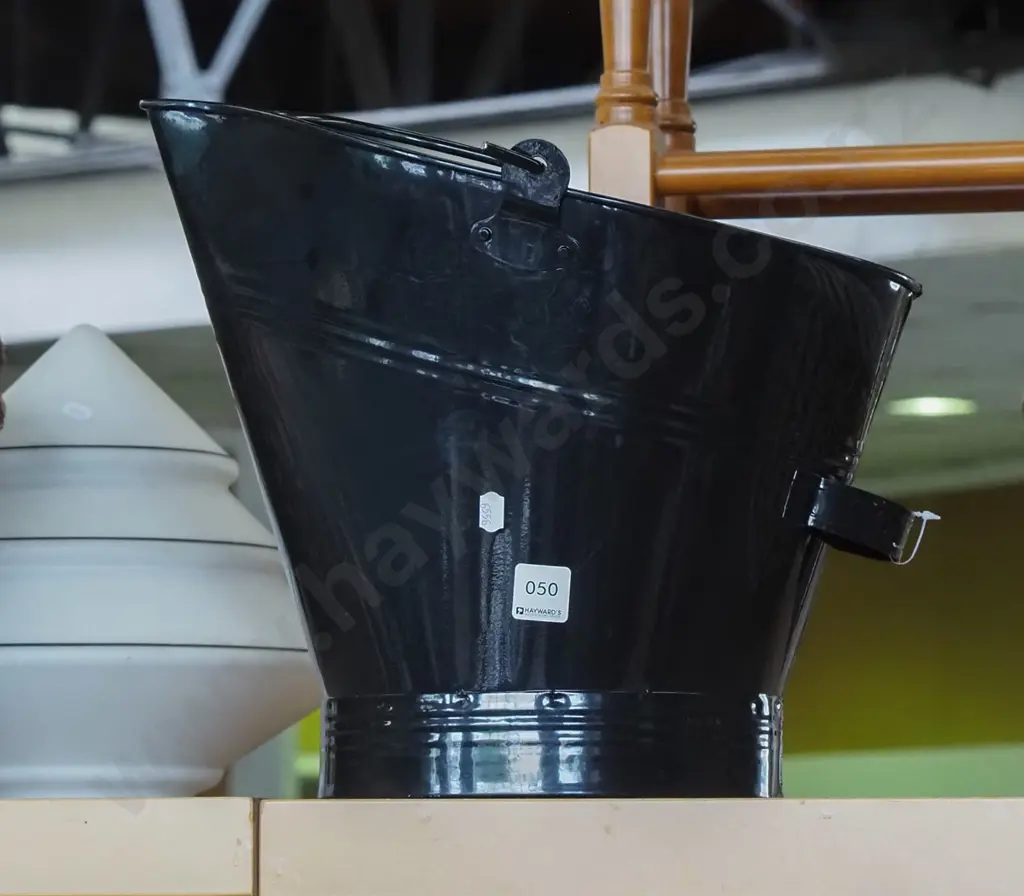 coal scuttle Image 1++
