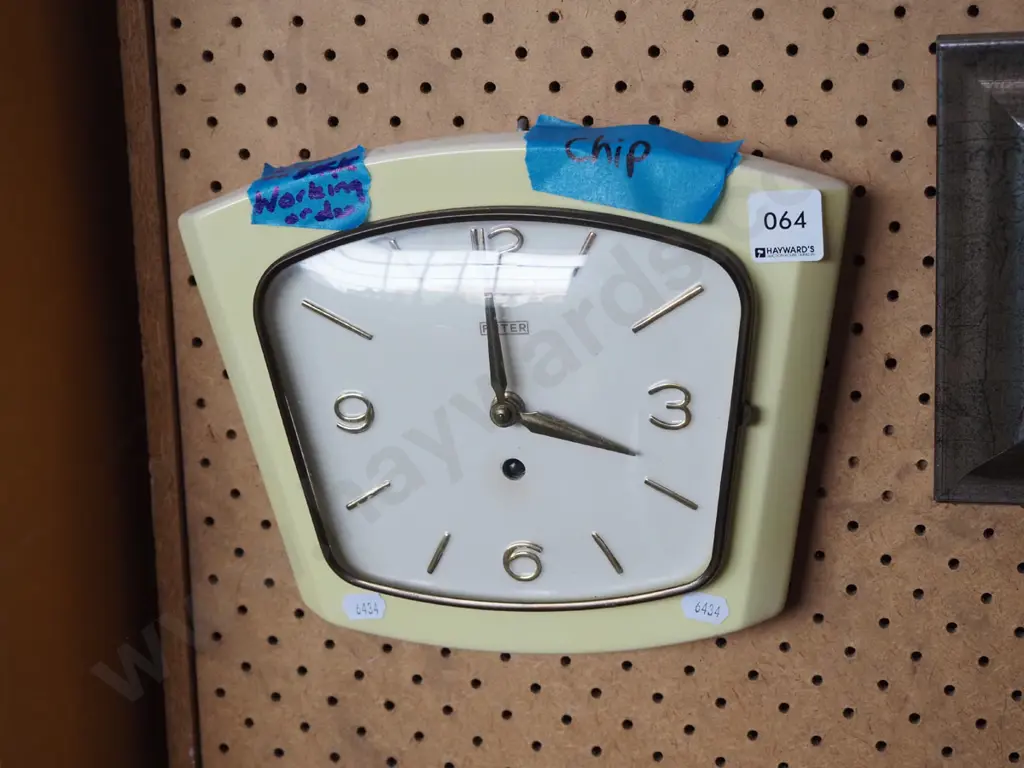 retro Peter ceramic wall clock - working - chip to back Image 1++