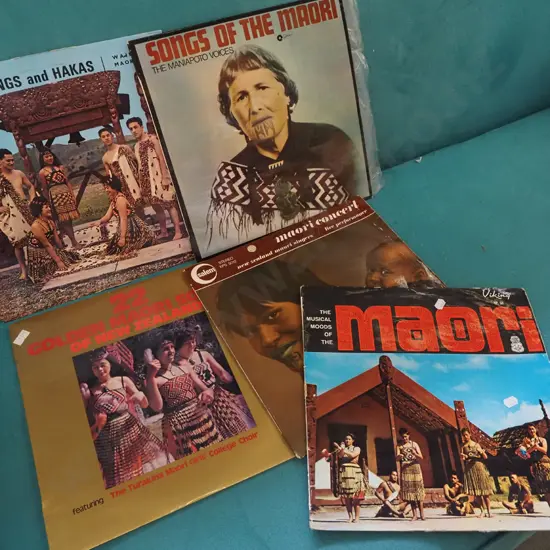 5x Maori LPs