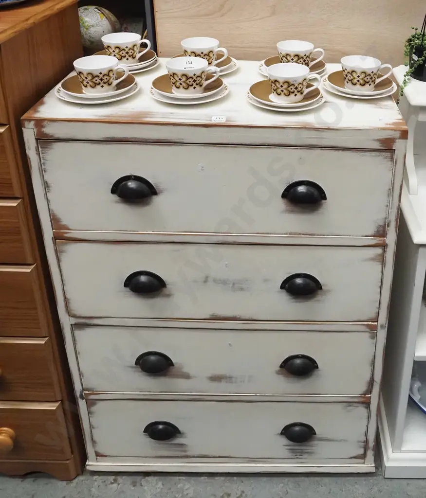 distressed painted 4 drawer chest H1010 W715 D390 Image 1++