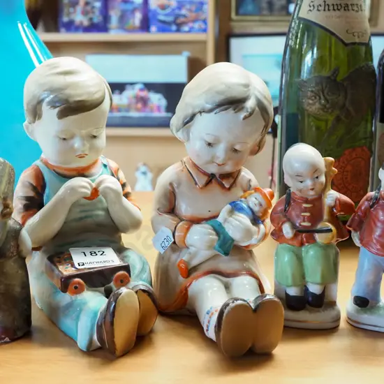 5x figurines