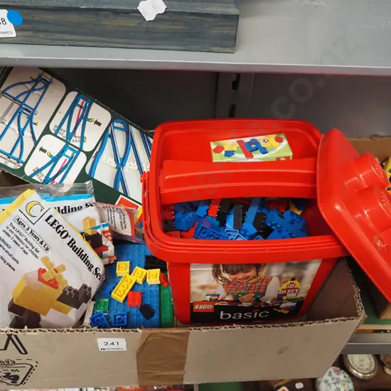 box; Lego