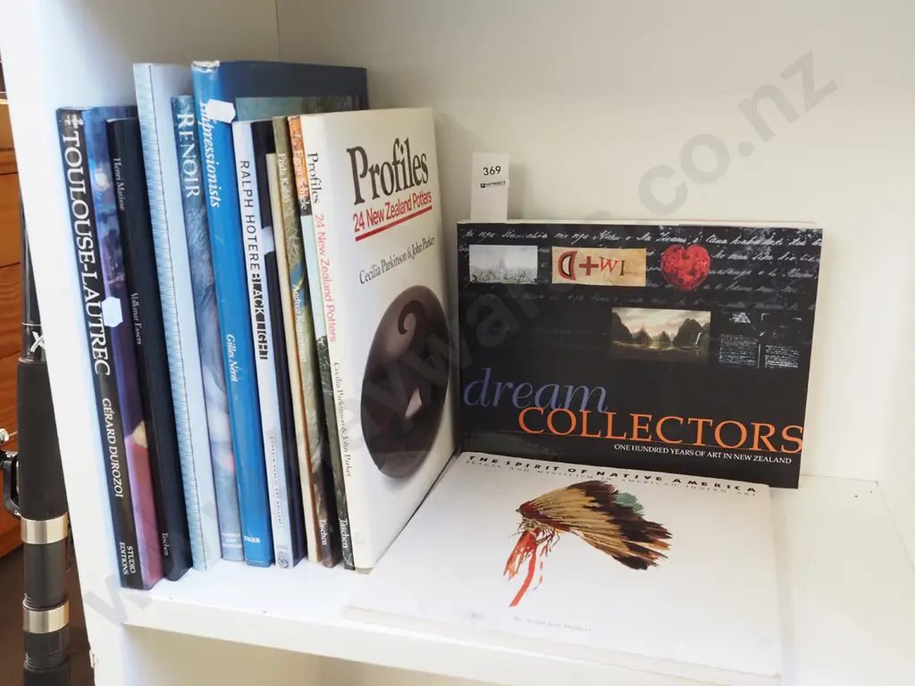 art books Image 1++