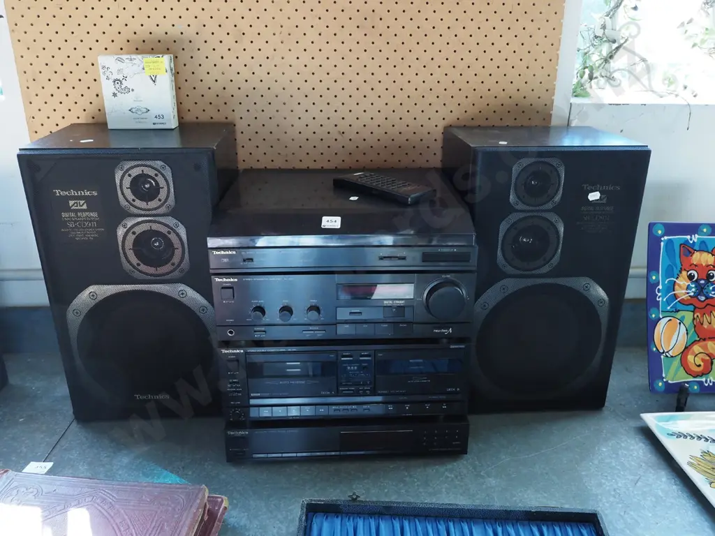 Technics stereo with amp, twin cassette, turntable, tuner Image 1++
