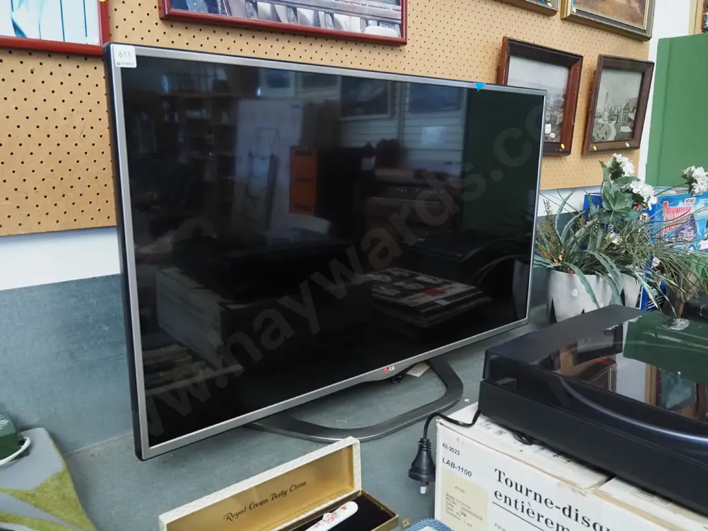 LG 42" TV Image 1++