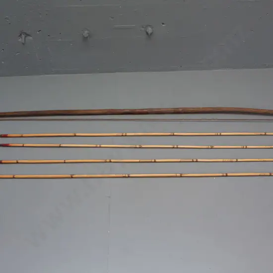 bow and 4 arrows with barbed cane-bound heads - Papua New Guinea - longest arrow L-1440