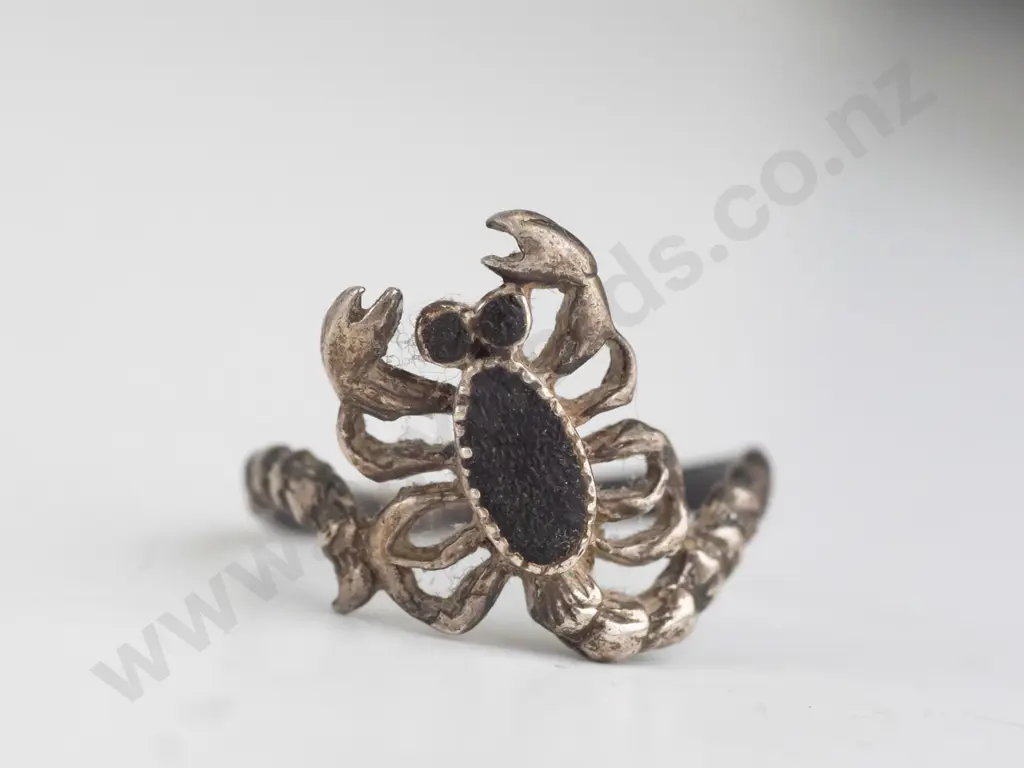 sterling silver scorpion ring size T Image 1++