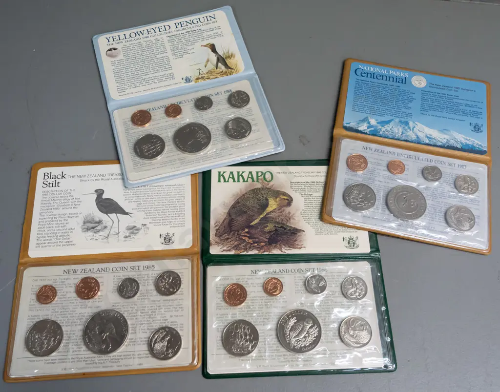4x NZ coin collector sets: 1985 1986 1987 1988 Image 1++