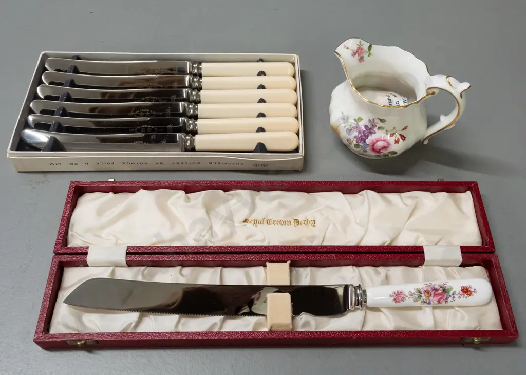 Royal Crown Derby "Posies" pattern cased bread knife & small jug, and set of 6 faux-bone handled knives Image 1++