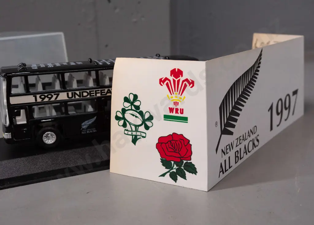 1997 All Blacks Undefeated England and Wales tour souvenir die-cast bus - plastic case is H-95 L-200 W-70 Image 1++