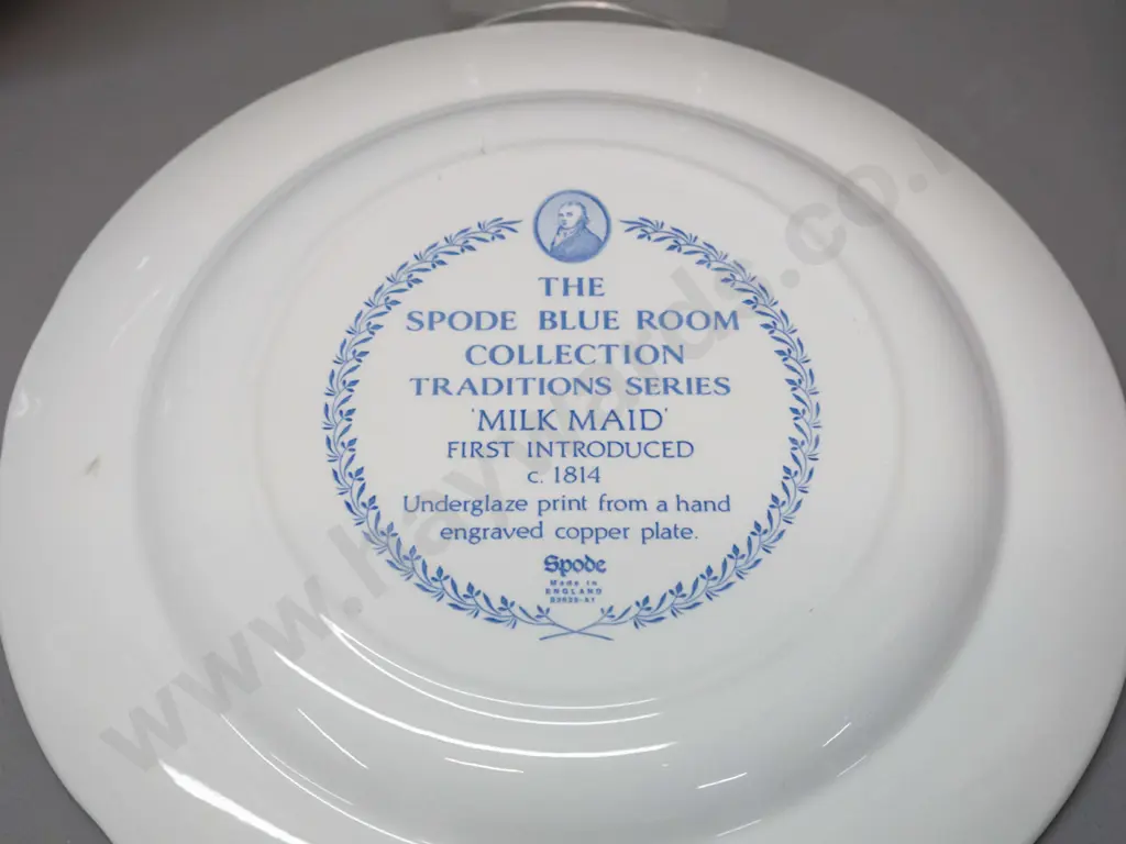 pair of Spode Blue Room Collection "Milkmaid" pattern cabinet plates D-270 Image 1++