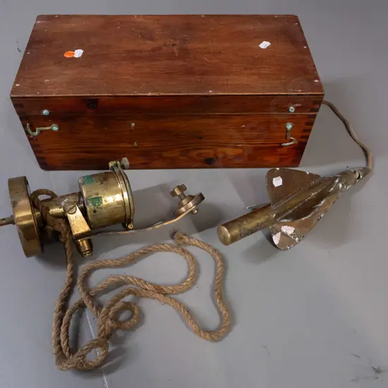 vintage Walker & Sons Excelsior IV yacht or boat log mechanism and trailing propeller in fitted case - fittings and case